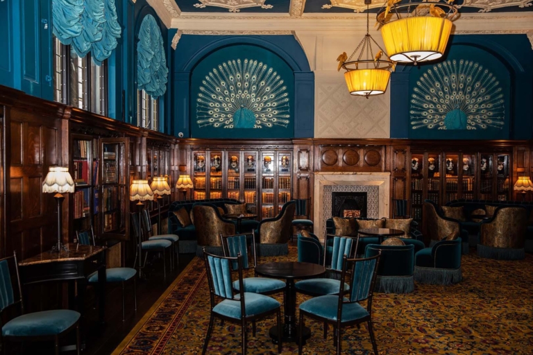 The L'Oscar Hotel library 10