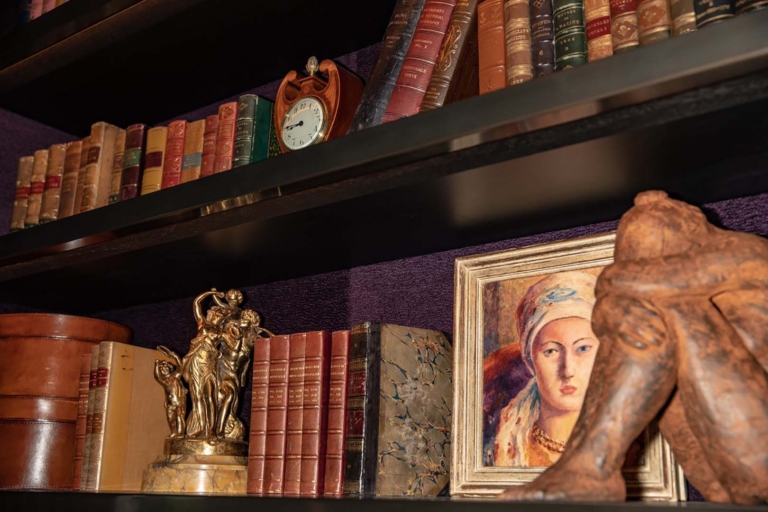 The L'Oscar Hotel library 5